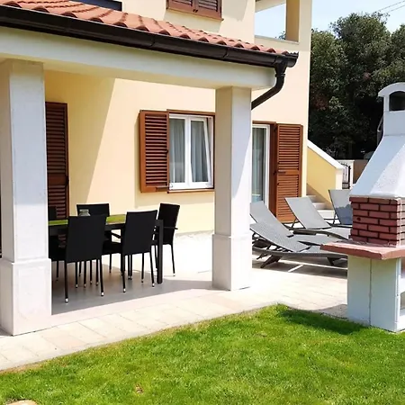 Ferienhaus In Mit Privatem Pool Banjole