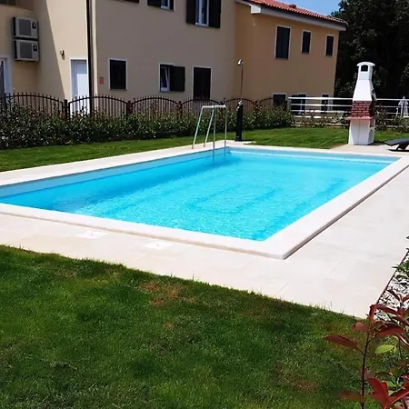 In Mit Privatem Pool Ferienhaus *